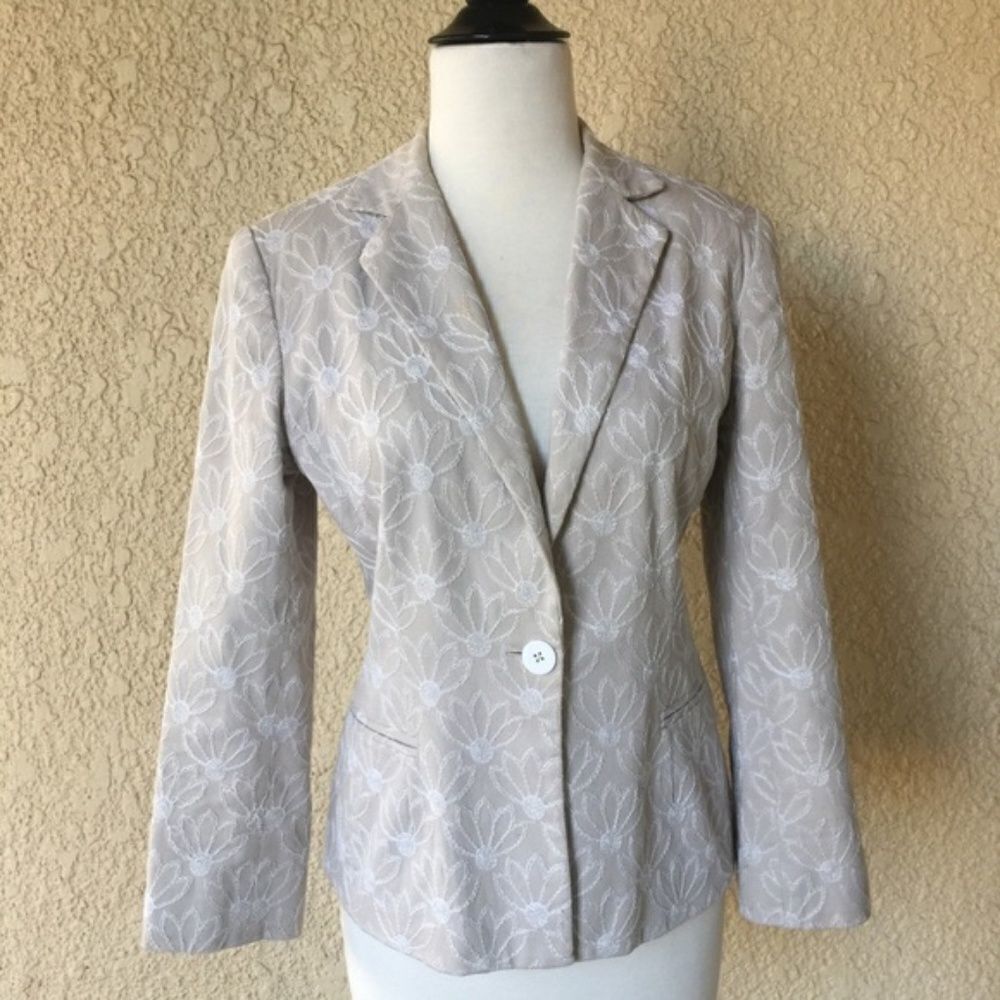 Sara Campbell Floral Embroidery Blazer Petite 6‎ Beige/White